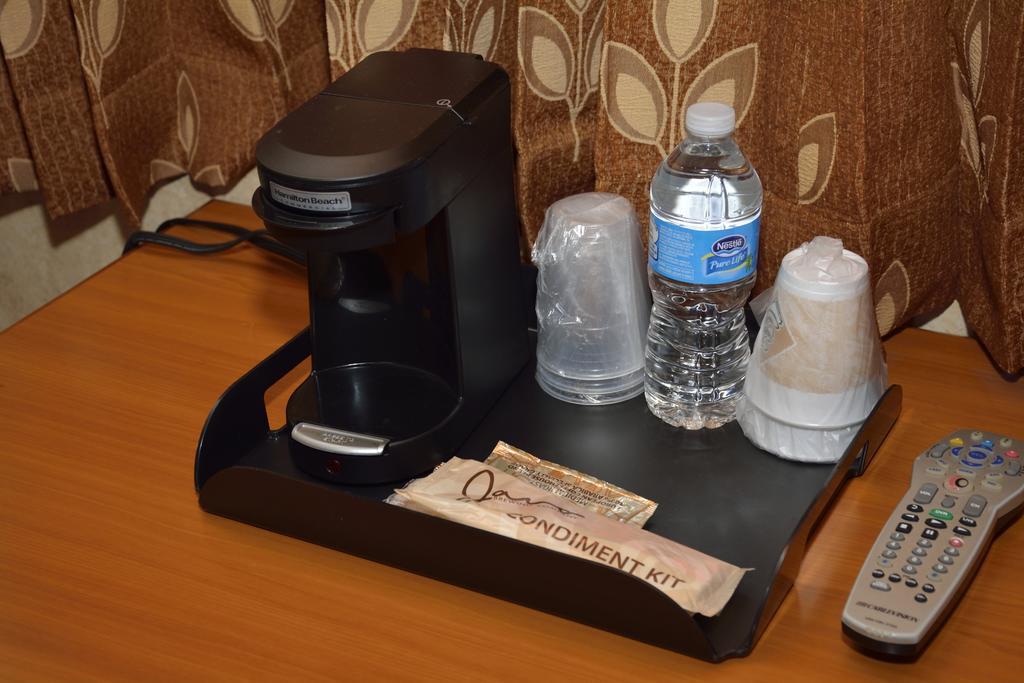 At 9 Motel Howell Εξωτερικό φωτογραφία