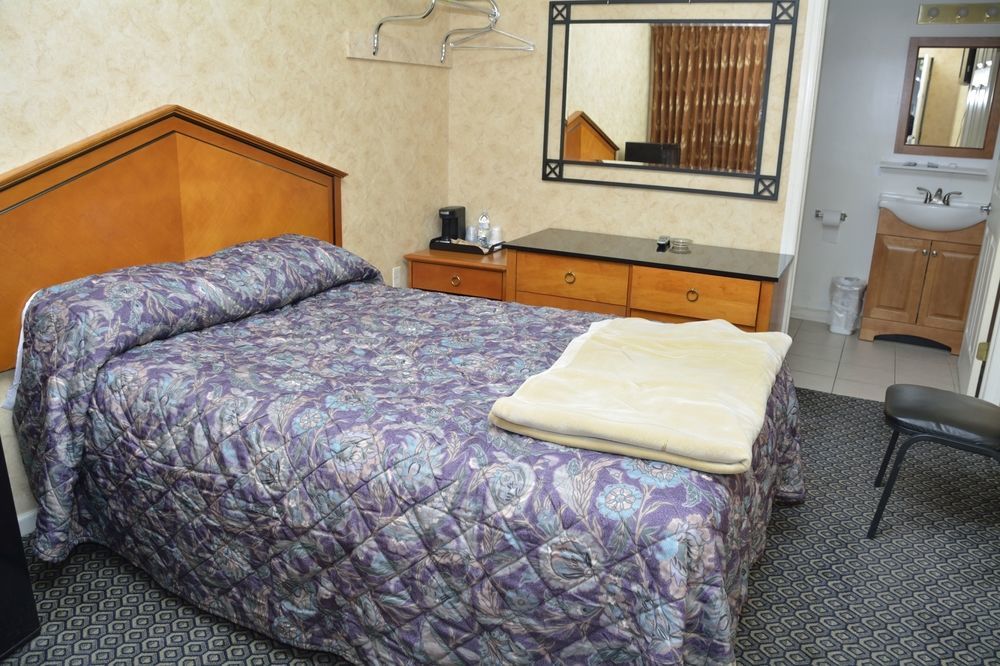 At 9 Motel Howell Εξωτερικό φωτογραφία