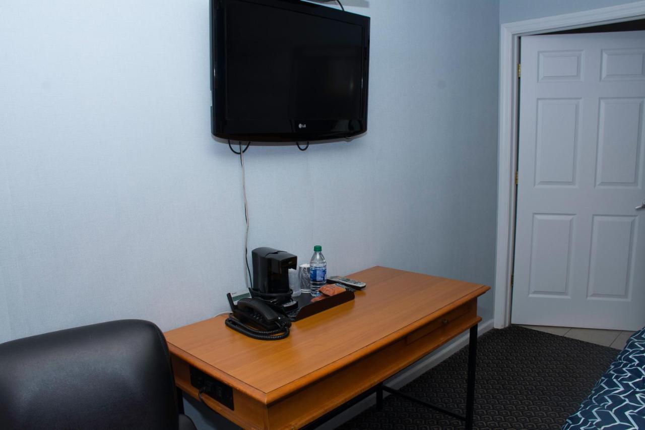 At 9 Motel Howell Εξωτερικό φωτογραφία