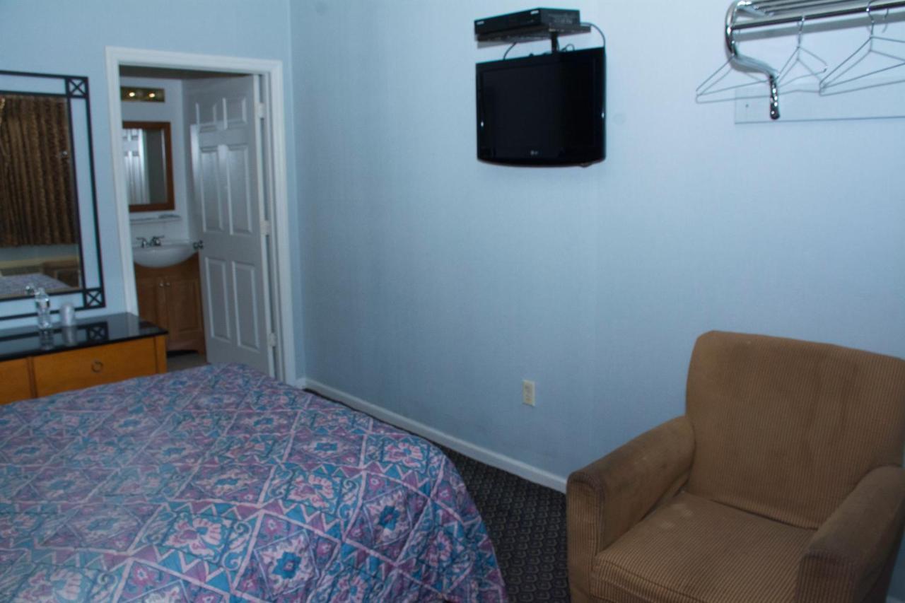 At 9 Motel Howell Εξωτερικό φωτογραφία