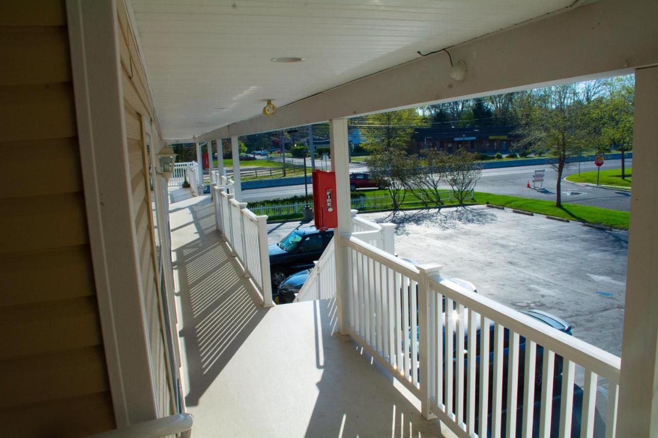 At 9 Motel Howell Εξωτερικό φωτογραφία