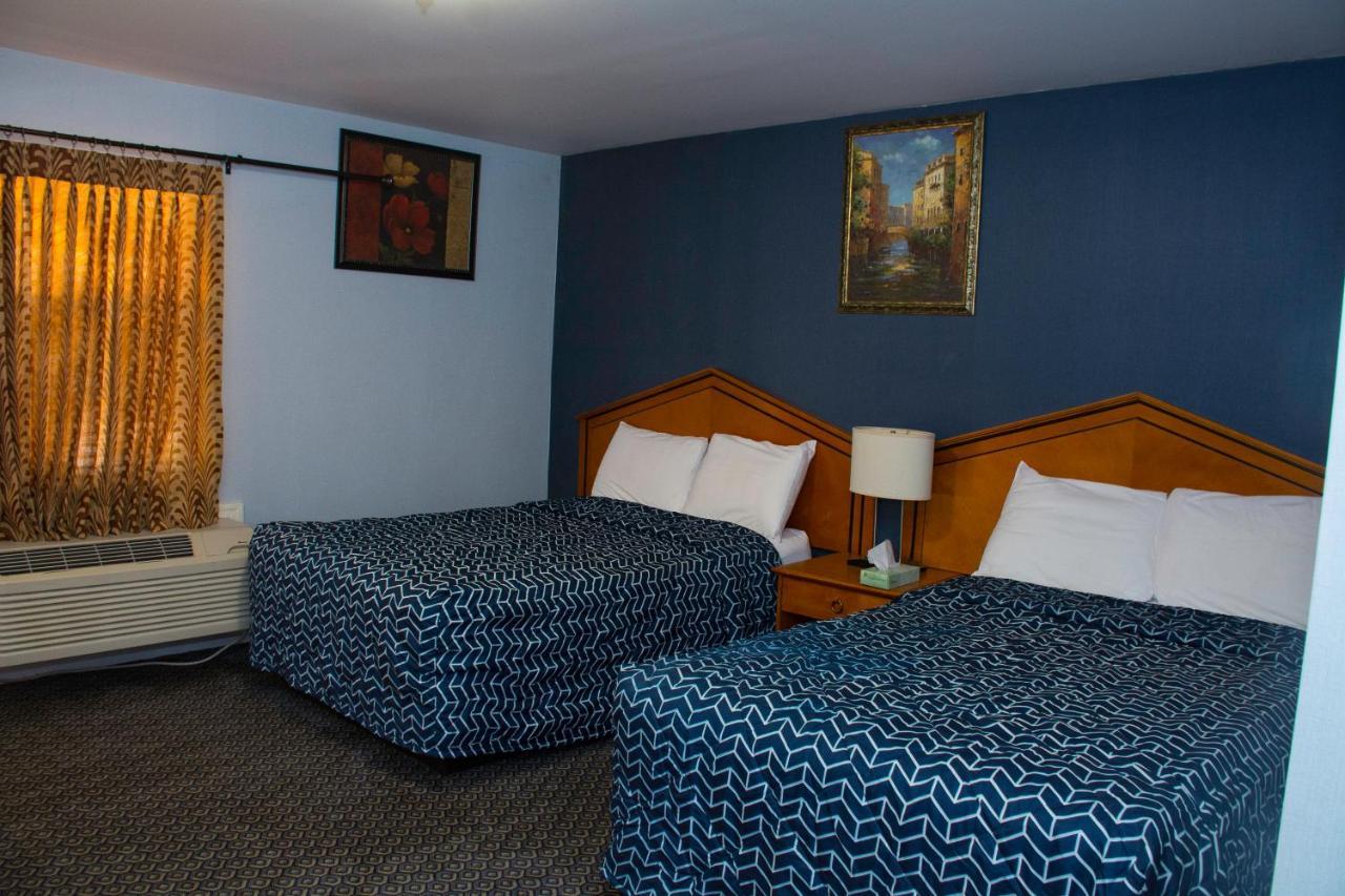 At 9 Motel Howell Εξωτερικό φωτογραφία