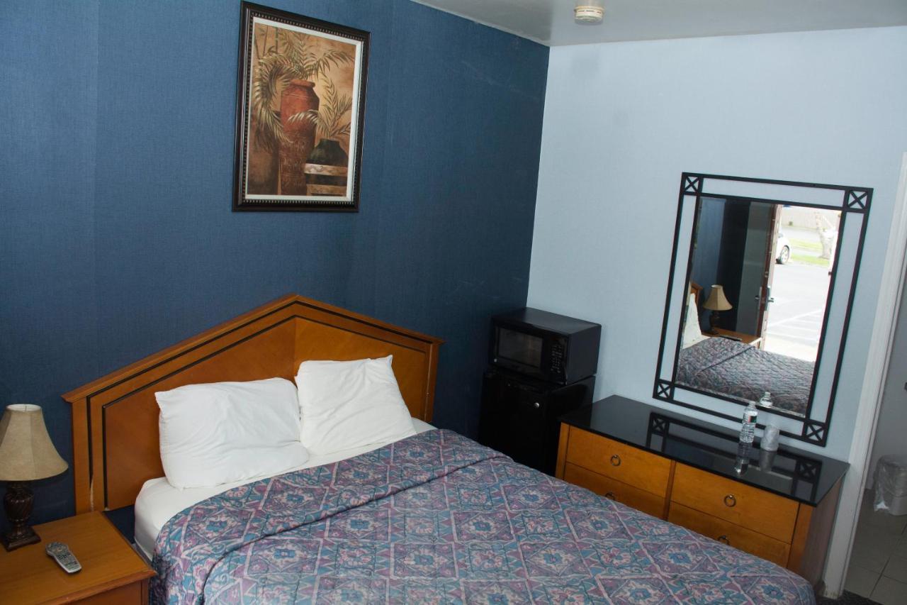 At 9 Motel Howell Εξωτερικό φωτογραφία