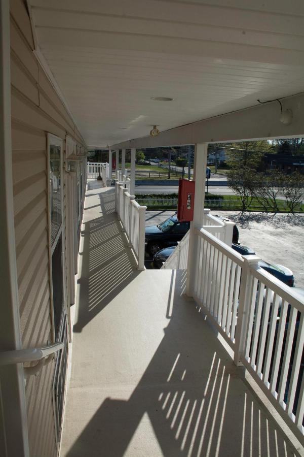 At 9 Motel Howell Εξωτερικό φωτογραφία