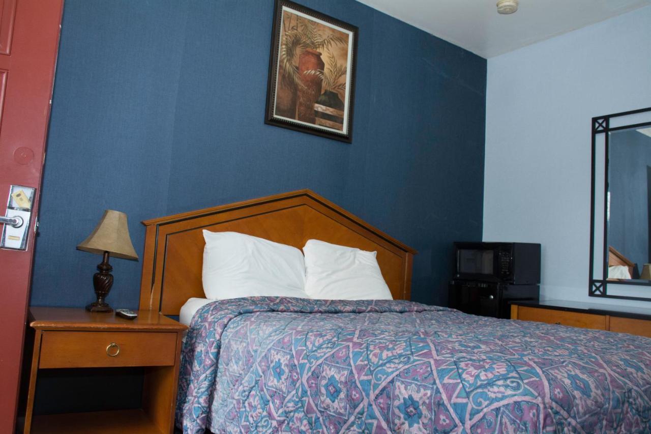At 9 Motel Howell Εξωτερικό φωτογραφία