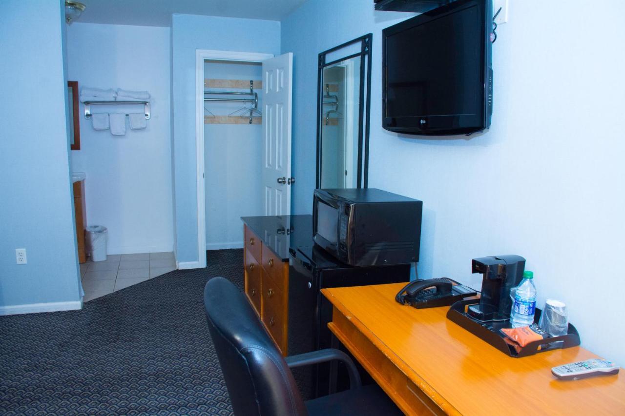 At 9 Motel Howell Εξωτερικό φωτογραφία